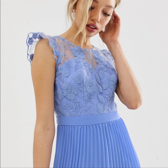 Chi Chi London Petite blue dress with pleated skirt and embroidered top - Picture 2 of 5